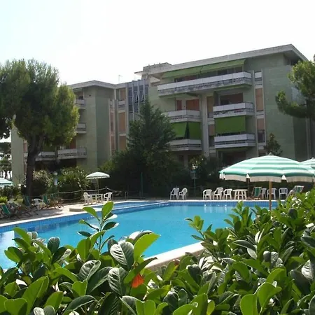 6posti Letto Con Piscina Al Mare Apartment Pineto